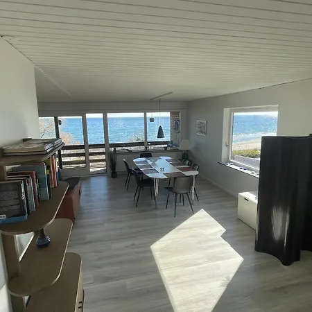 Front-row With Sea View إلينغه