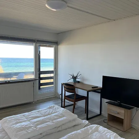 بيت للعطل Front-row With Sea View