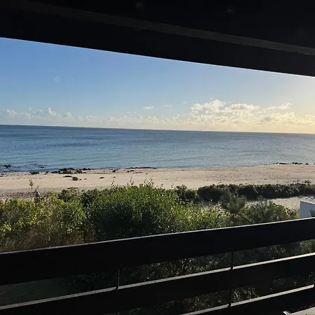بيت للعطل Front-row With Sea View إلينغه